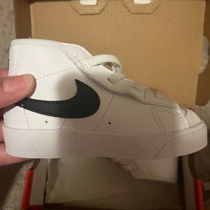 This is a toodlers size 6c shoe I just didn’t need them anymore